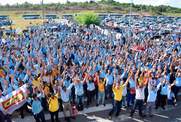 Funcionáriam realizaram assembléia na manhã desta segunda-feira, 11 - Foto A Tarde Funcionáriam realizaram assembléia na manhã desta segunda-feira, 11 - Foto A Tarde